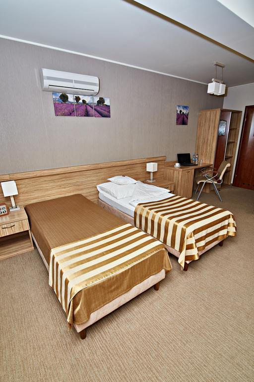 Hotel Ted Radomsko Eksteriør billede